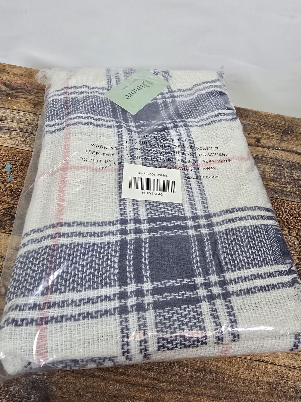 Plaid Throw Dimore Scarf Blanket in Navy and White